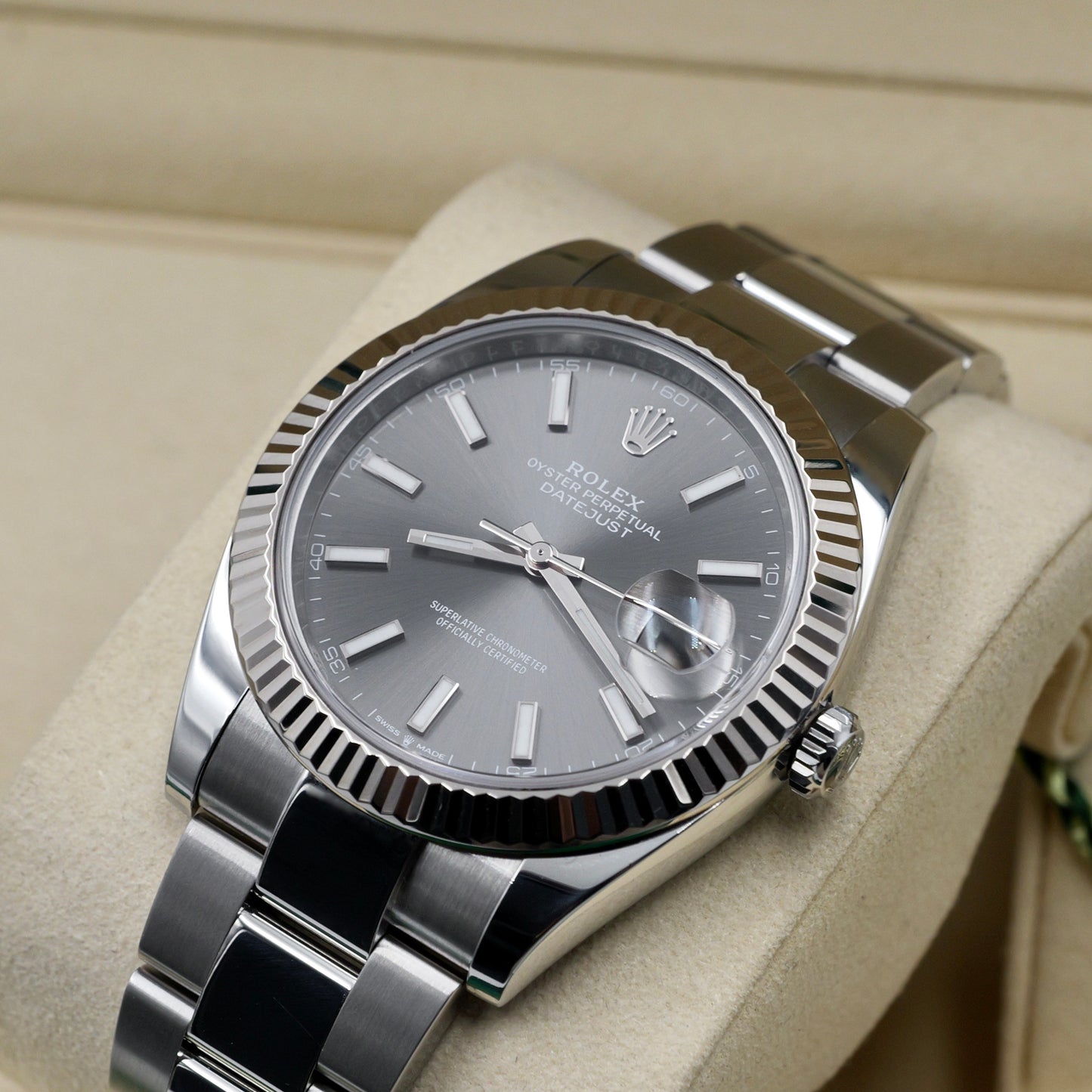Rolex Datejust 41 Rhodium Dial Fluted Oyster 126334 - Full Set (2021)
