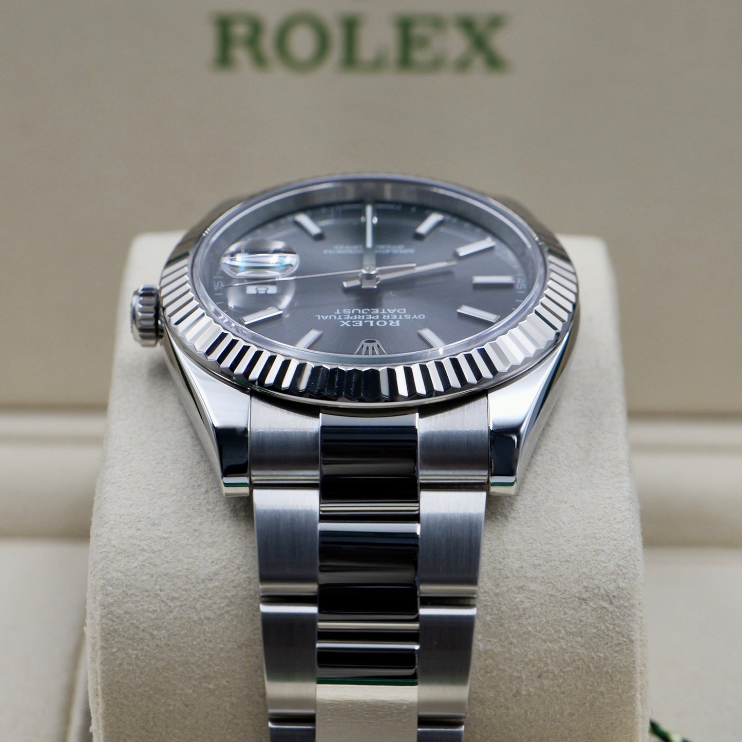 Rolex Datejust 41 Rhodium Dial Fluted Oyster 126334 - Full Set (2021)