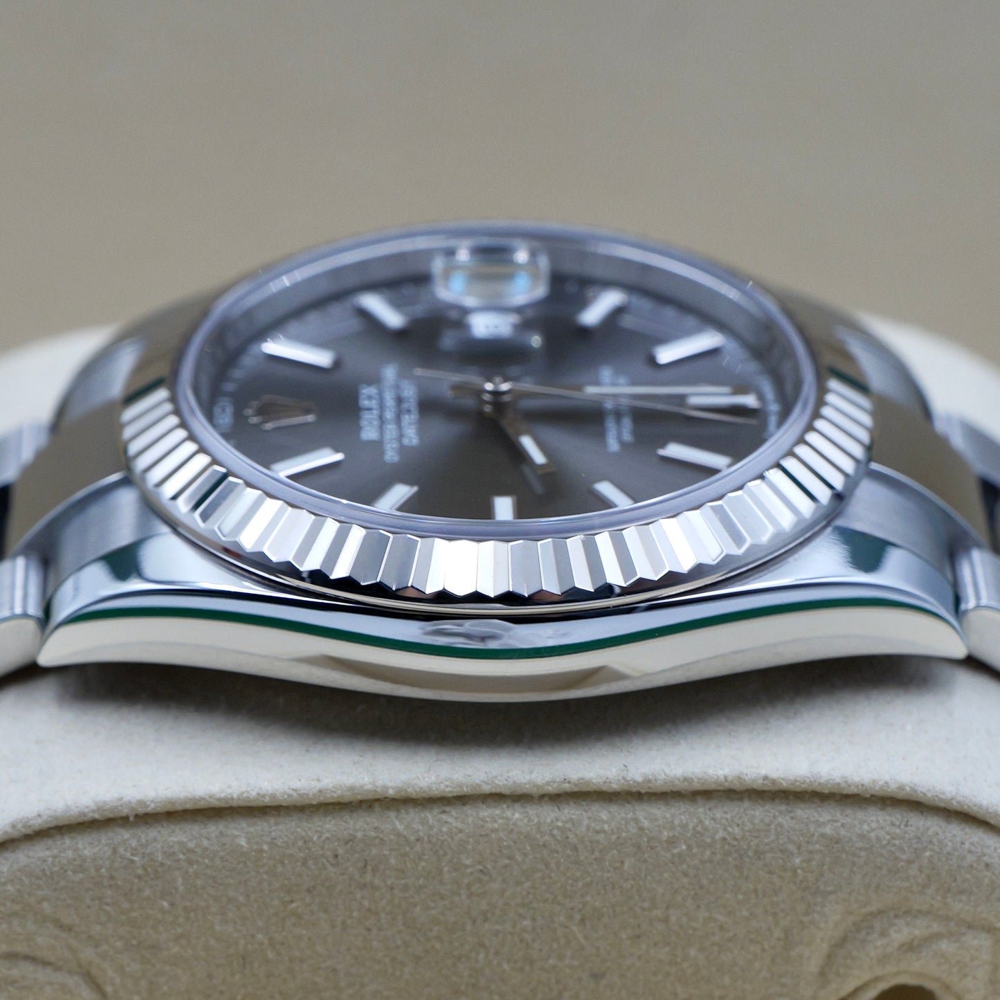 Rolex Datejust 41 Rhodium Dial Fluted Oyster 126334 - Full Set (2021)