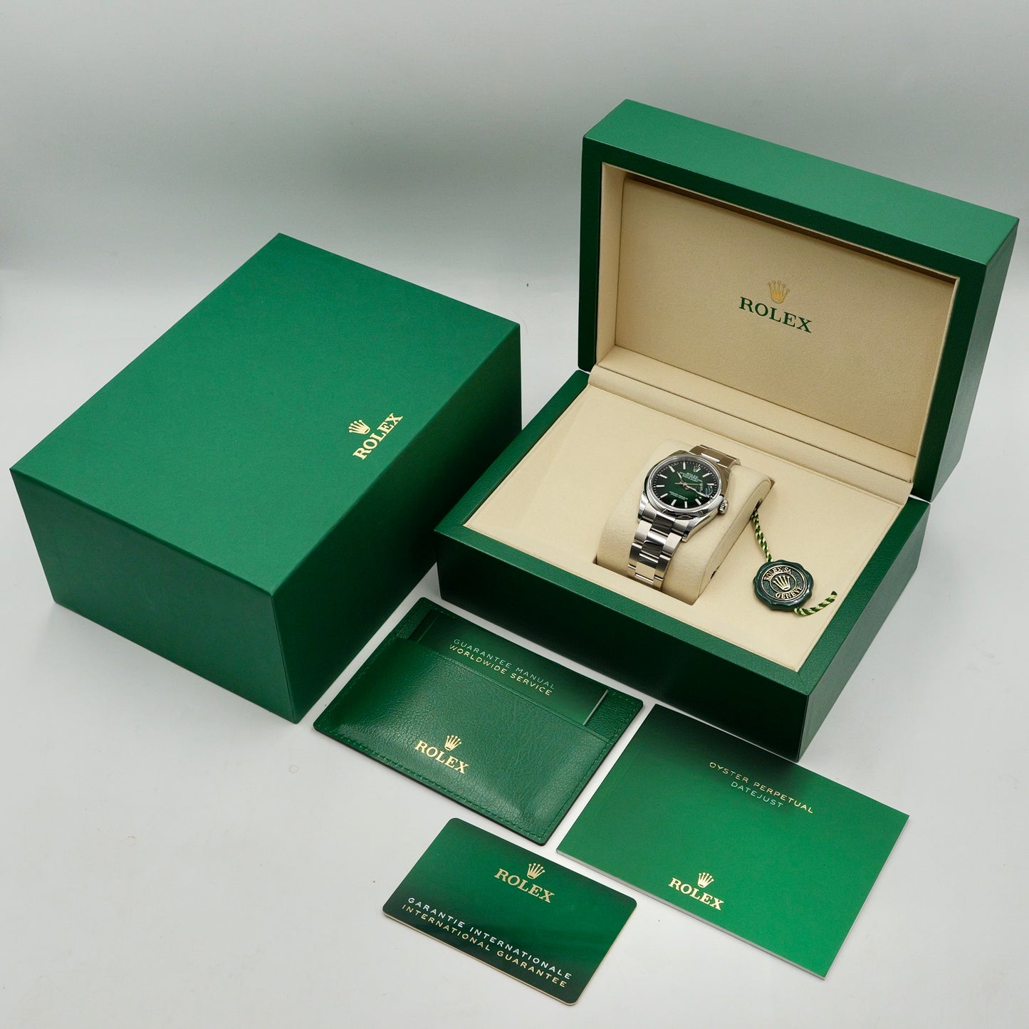 Rolex Datejust 36 Ombré Smooth Oyster 126200 - Full Set (2026)