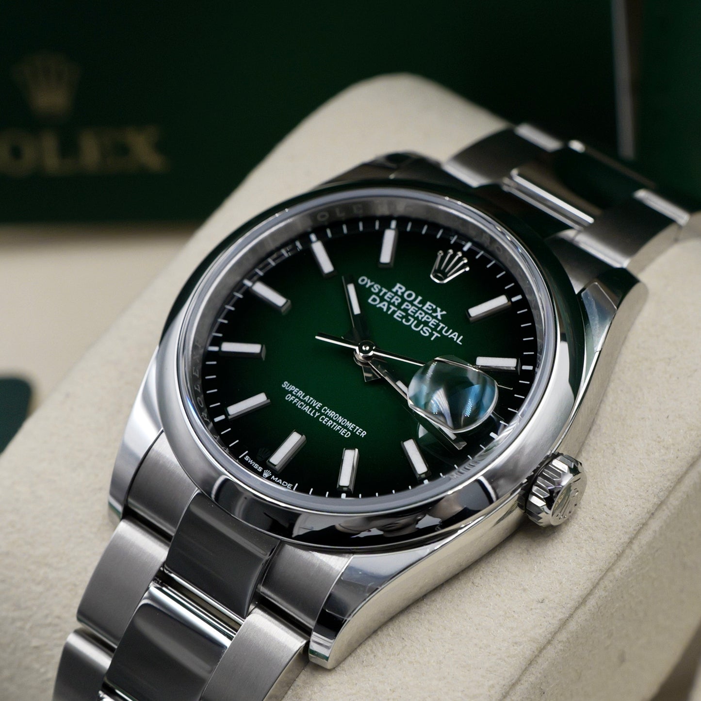 Rolex Datejust 36 Ombré Smooth Oyster 126200 - Full Set (2026)