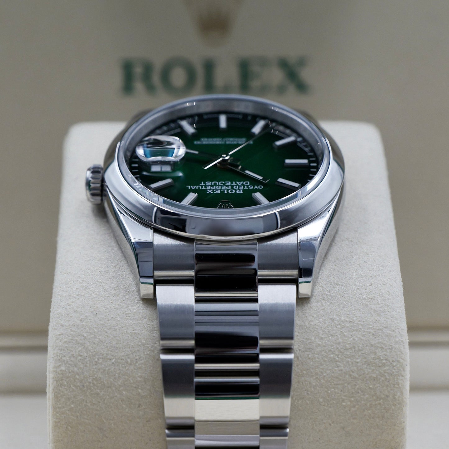 Rolex Datejust 36 Ombré Smooth Oyster 126200 - Full Set (2026)
