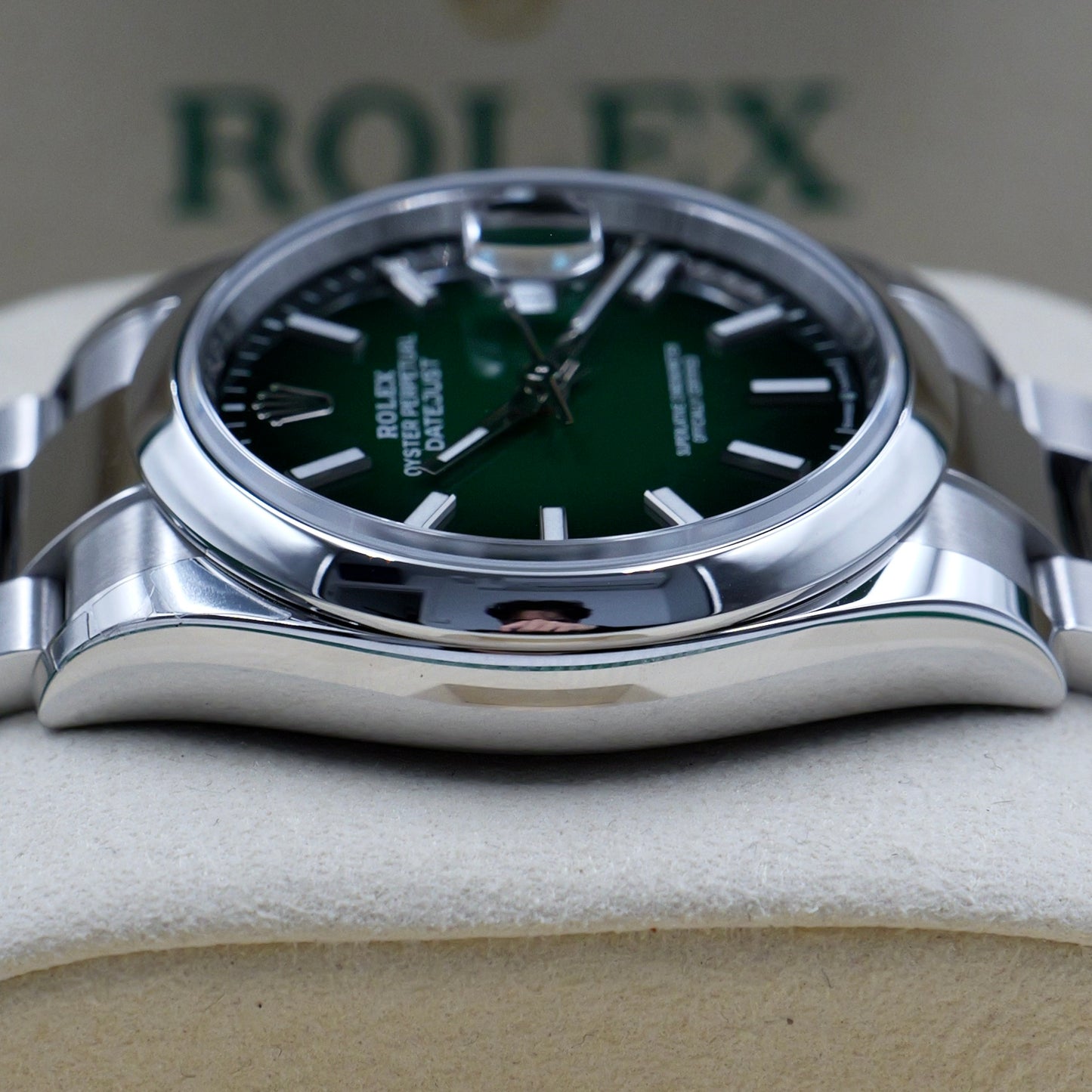 Rolex Datejust 36 Ombré Smooth Oyster 126200 - Full Set (2026)
