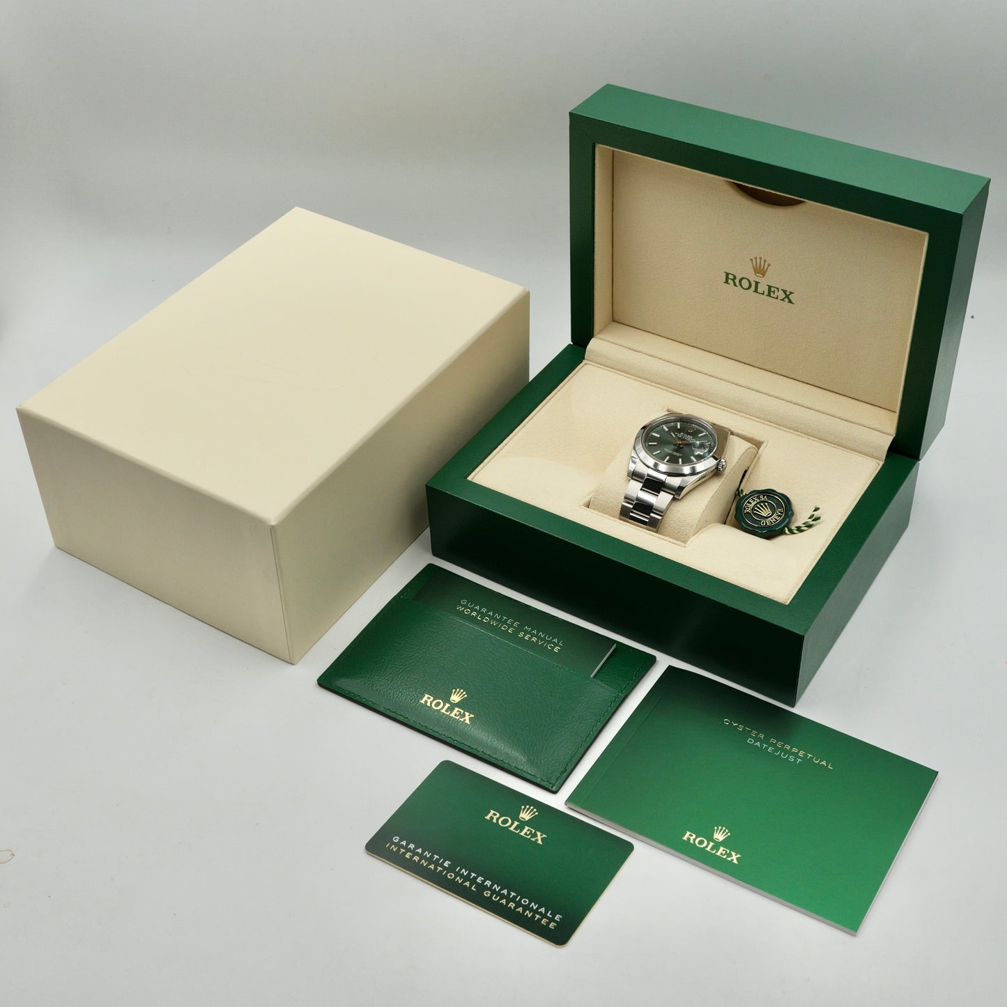 Patek Philippe Nautilus 5990/1A-001 - Full Set (2019)