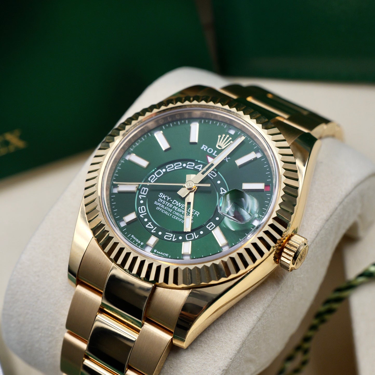 Rolex Sky-dweller Green Dial 336934 - Full Set (2025)