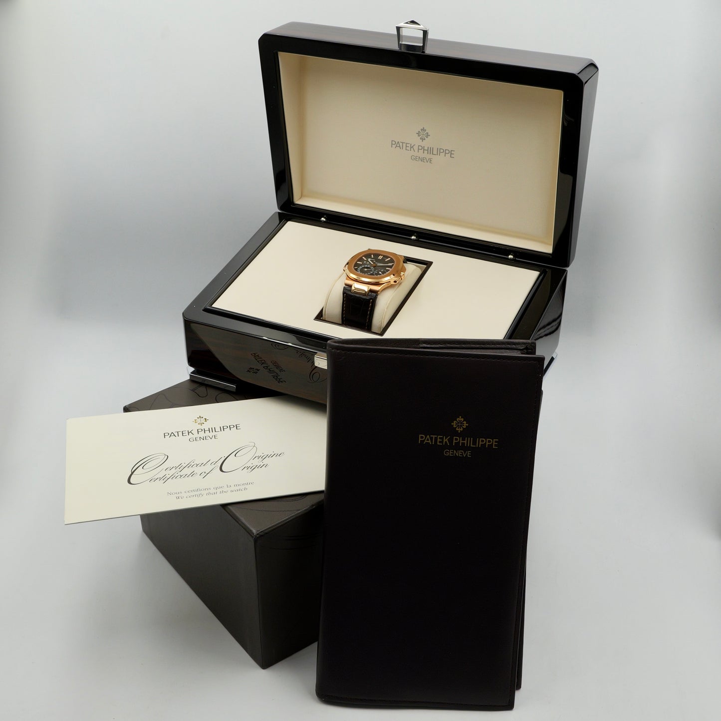 Patek Philippe Nautilus 5712R-001 - Full Set (2008)