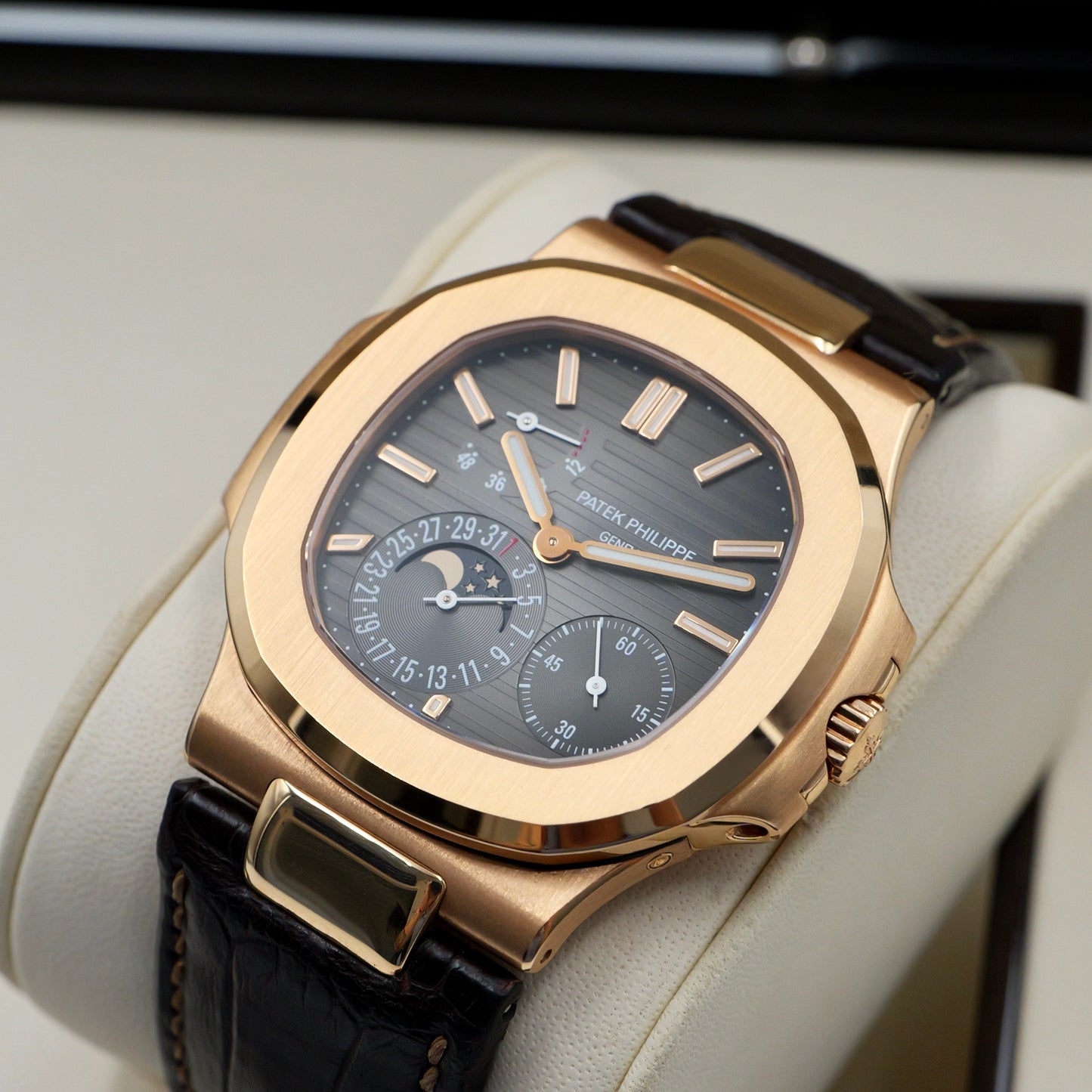 Patek Philippe Nautilus 5712R-001 - Full Set (2008)