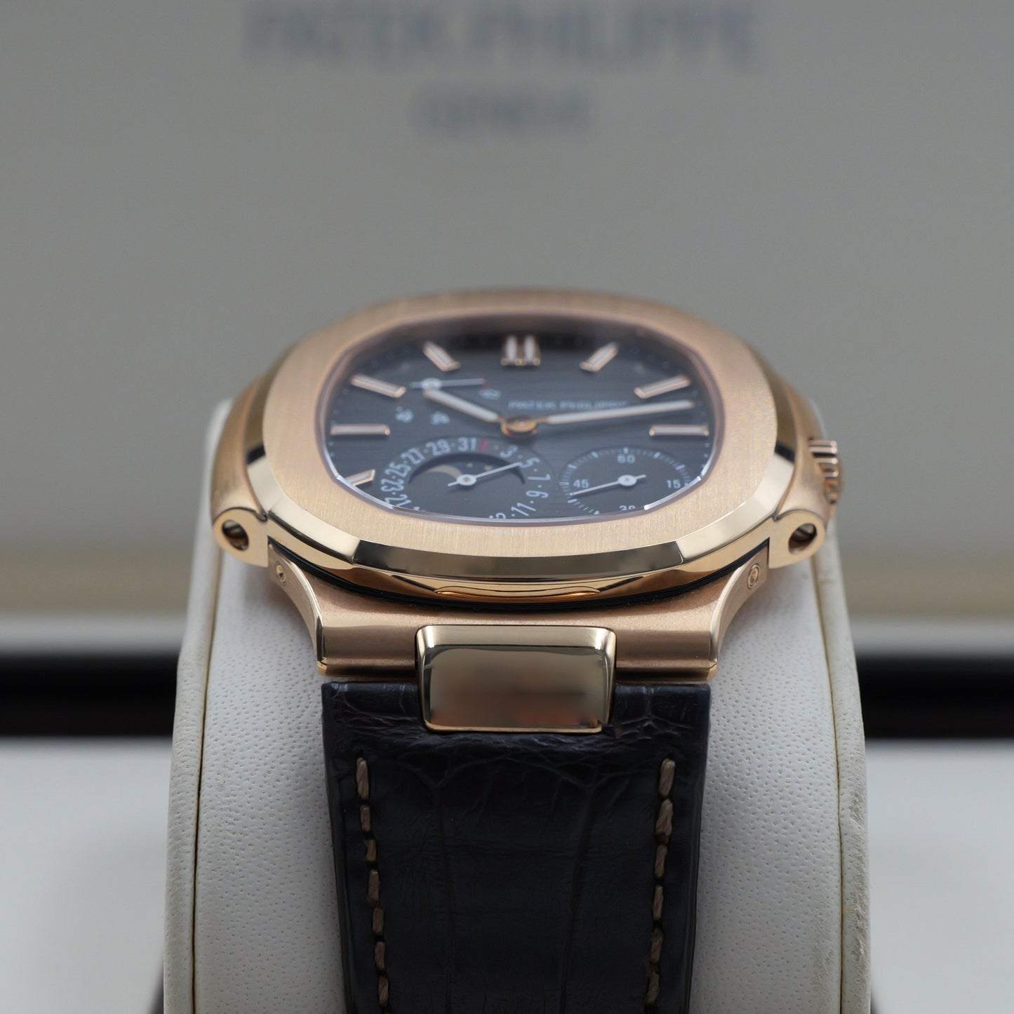 Patek Philippe Nautilus 5712R-001 - Full Set (2008)