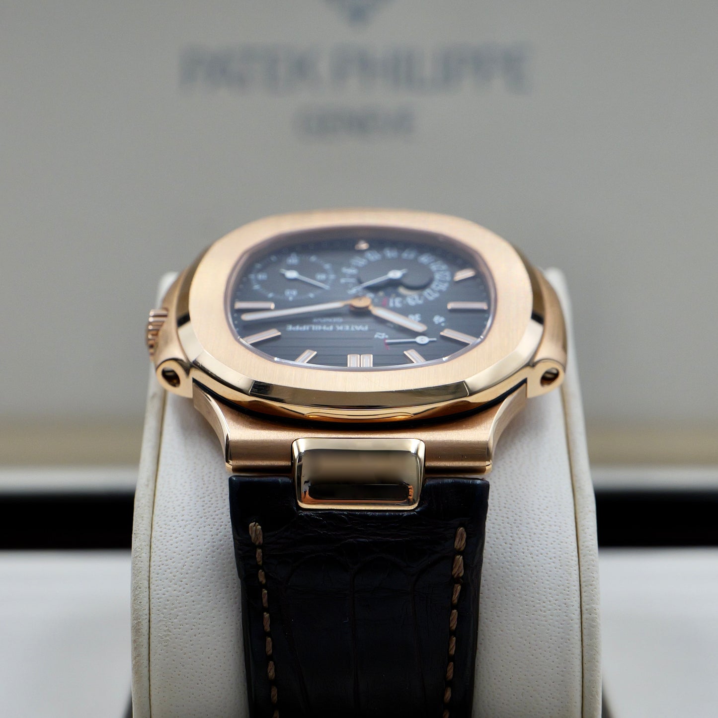 Patek Philippe Nautilus 5712R-001 - Full Set (2008)