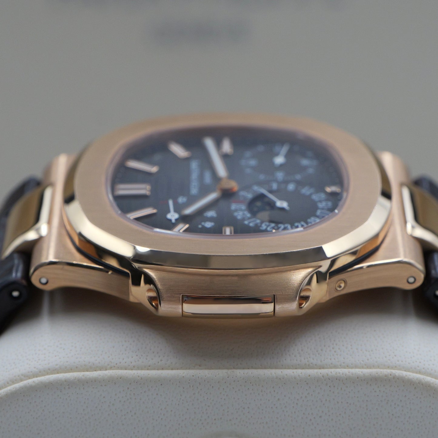 Patek Philippe Nautilus 5712R-001 - Full Set (2008)