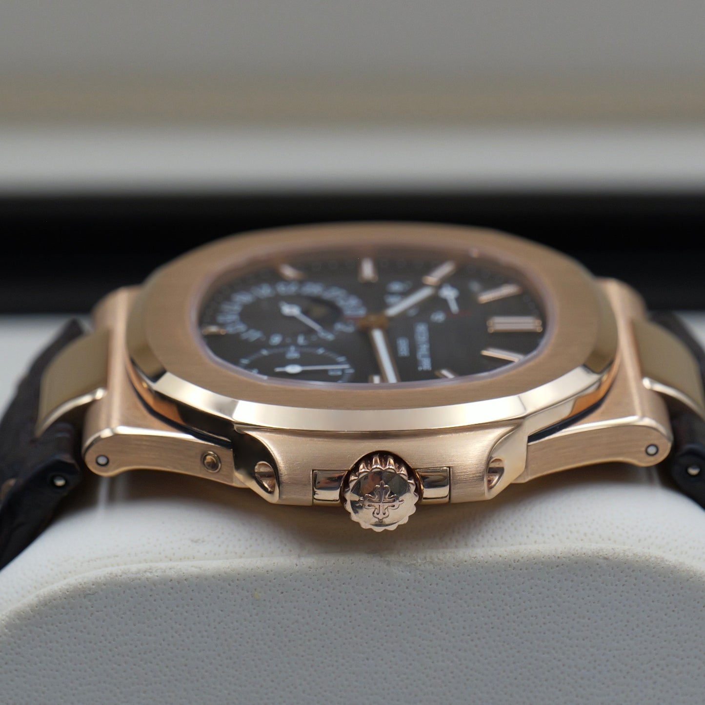 Patek Philippe Nautilus 5712R-001 - Full Set (2008)