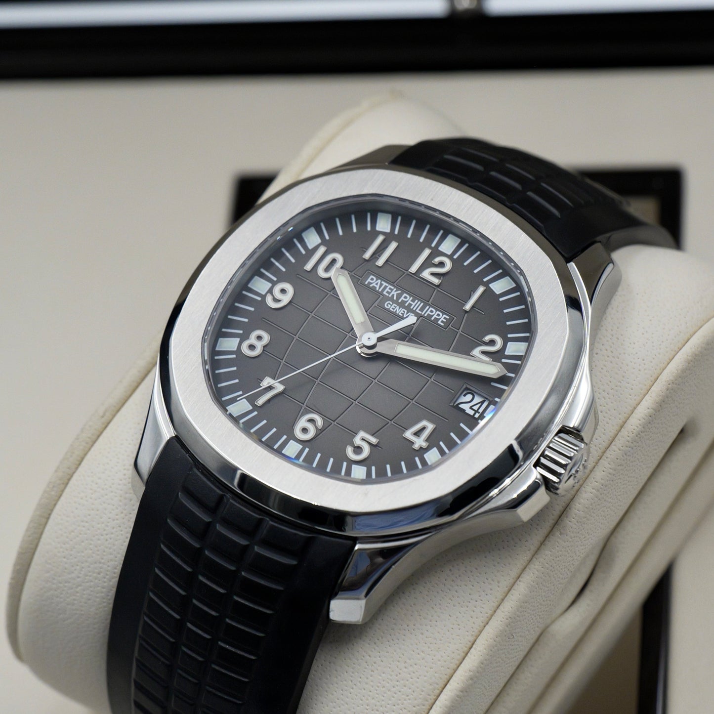 Patek Philippe Aquanaut Grey 5167A - Full Set (2009)