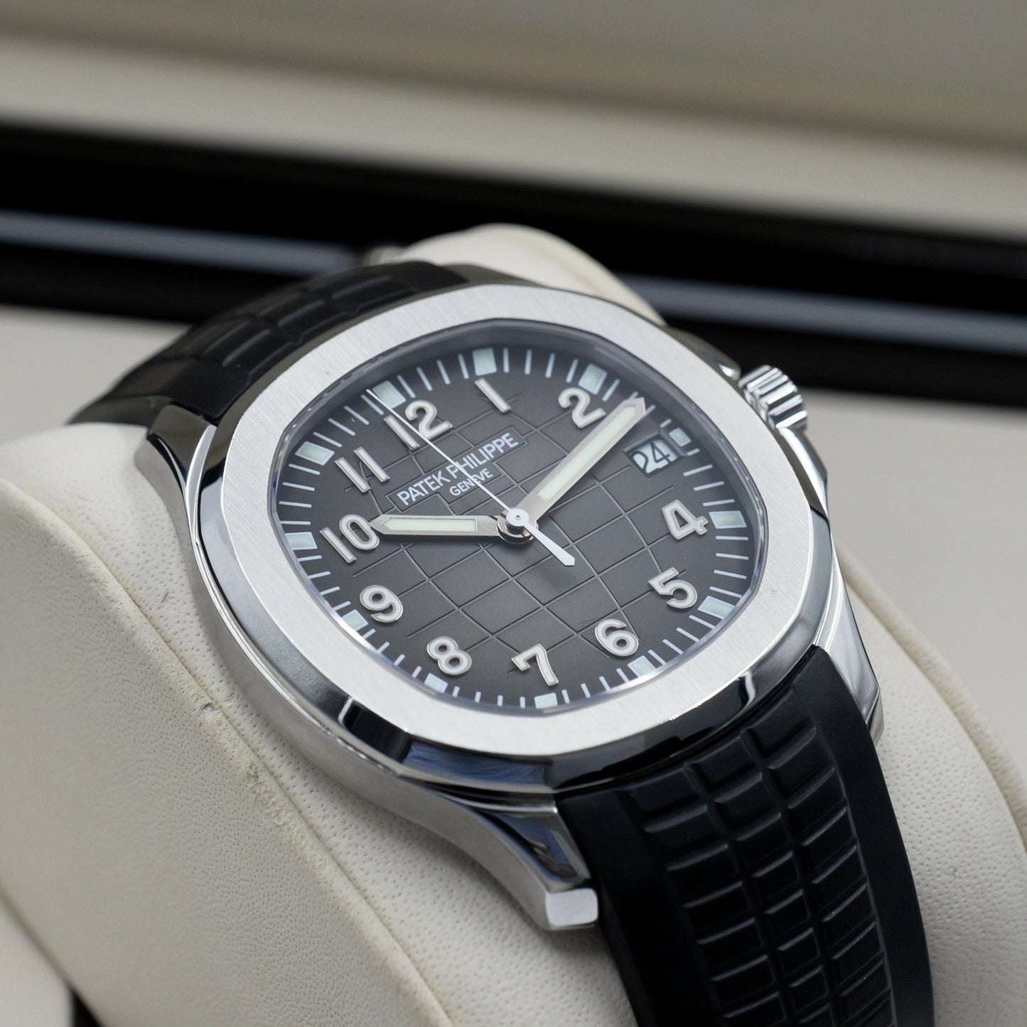 Patek Philippe Aquanaut Grey 5167A - Full Set (2009)