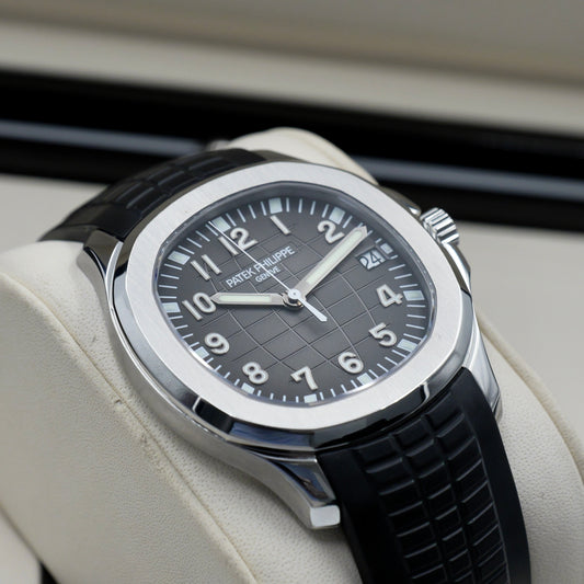 Patek Philippe Aquanaut Grey 5167A - Full Set (2009)
