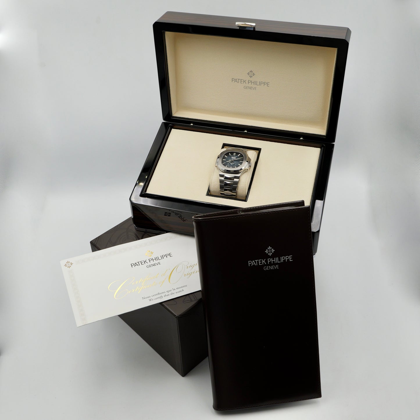 Patek Philippe Nautilus 5726/1A-014 - Full Set (2025)