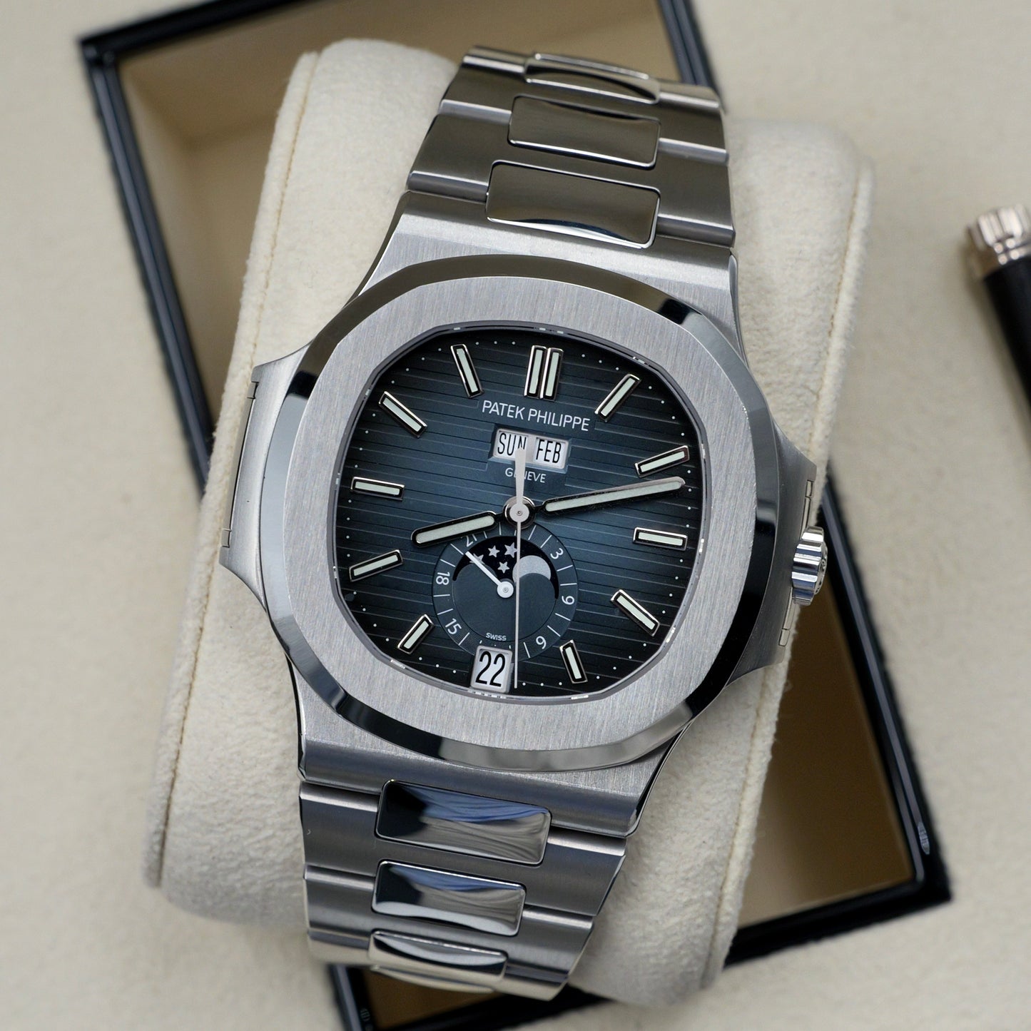 Patek Philippe Nautilus 5726/1A-014 - Full Set (2025)