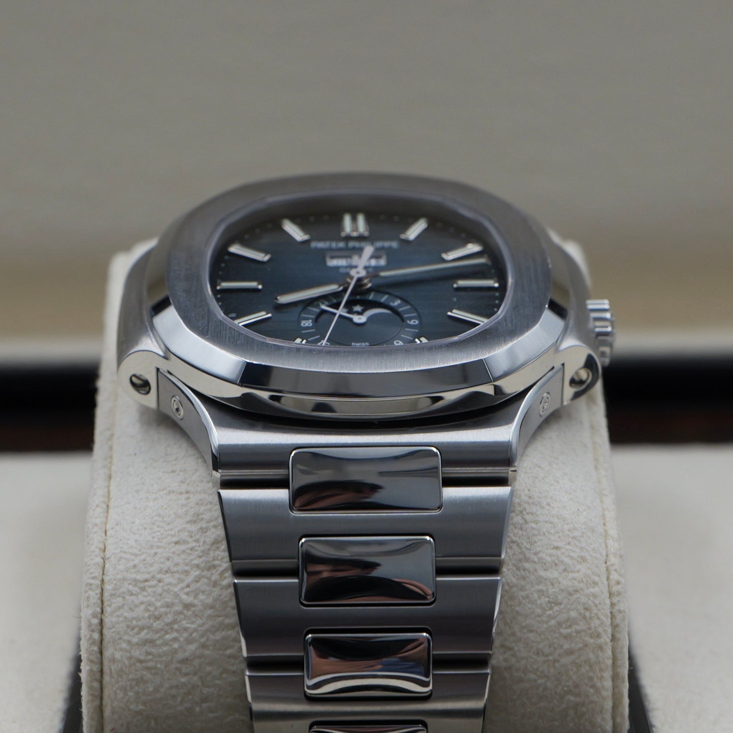 Patek Philippe Nautilus 5726/1A-014 - Full Set (2025)