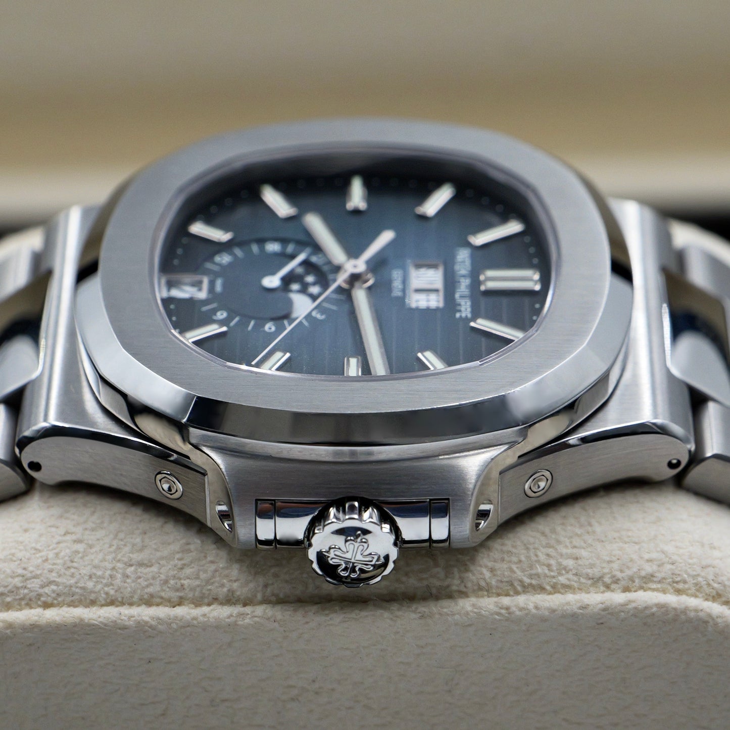 Patek Philippe Nautilus 5726/1A-014 - Full Set (2025)
