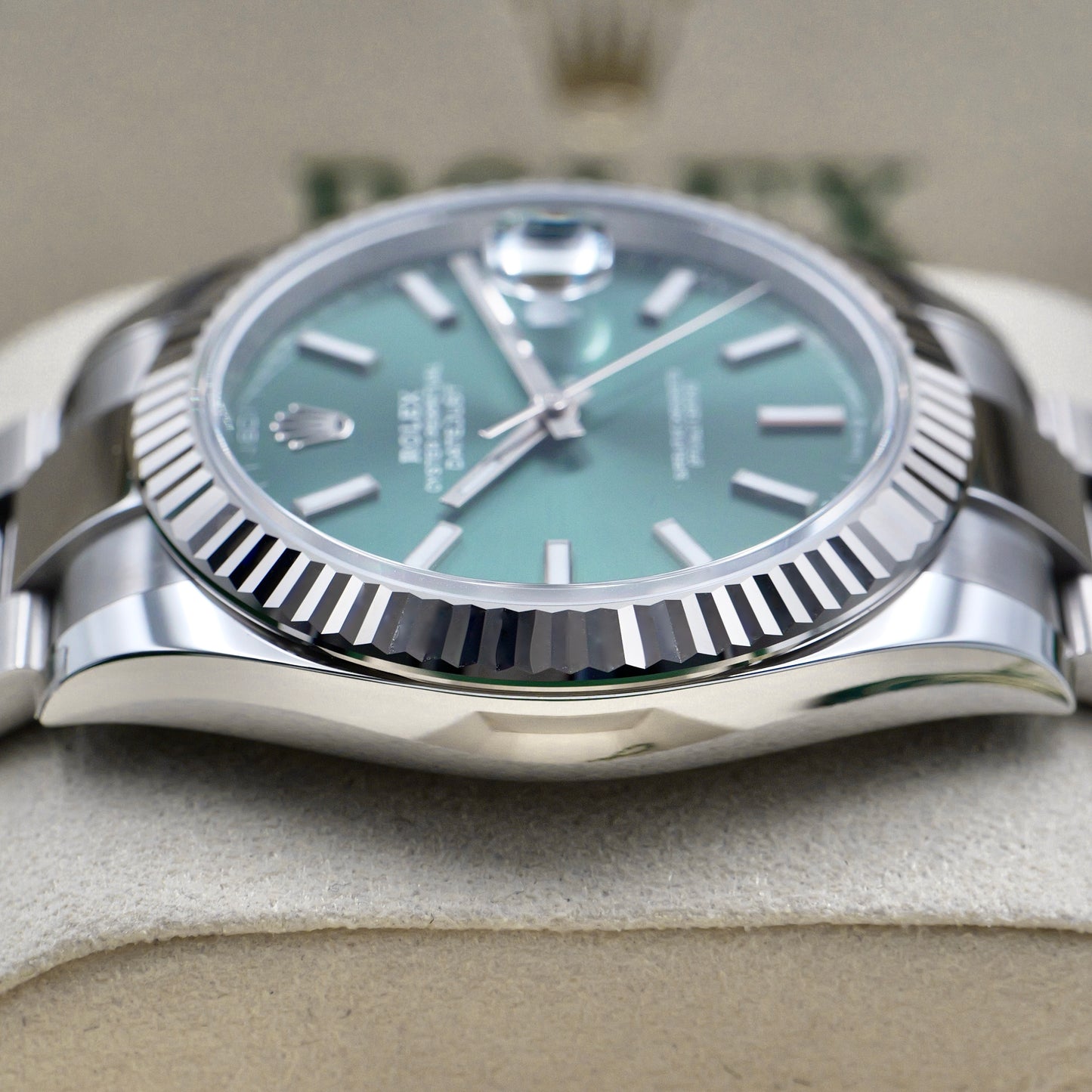 Rolex Datejust 41 Mint Green Fluted Oyster 126334 - Full Set (2026)