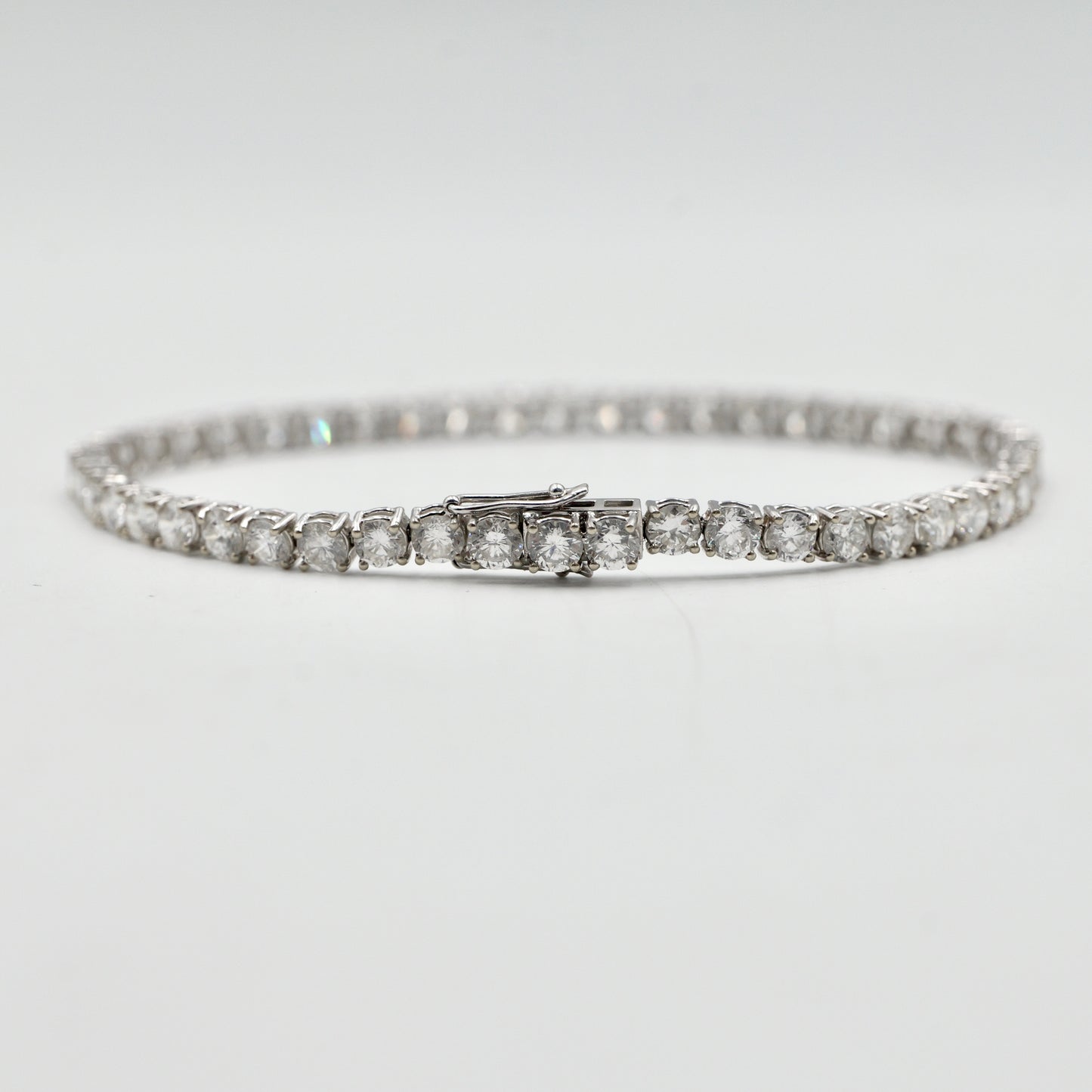 18K White Gold Diamond Tennis Bracelet