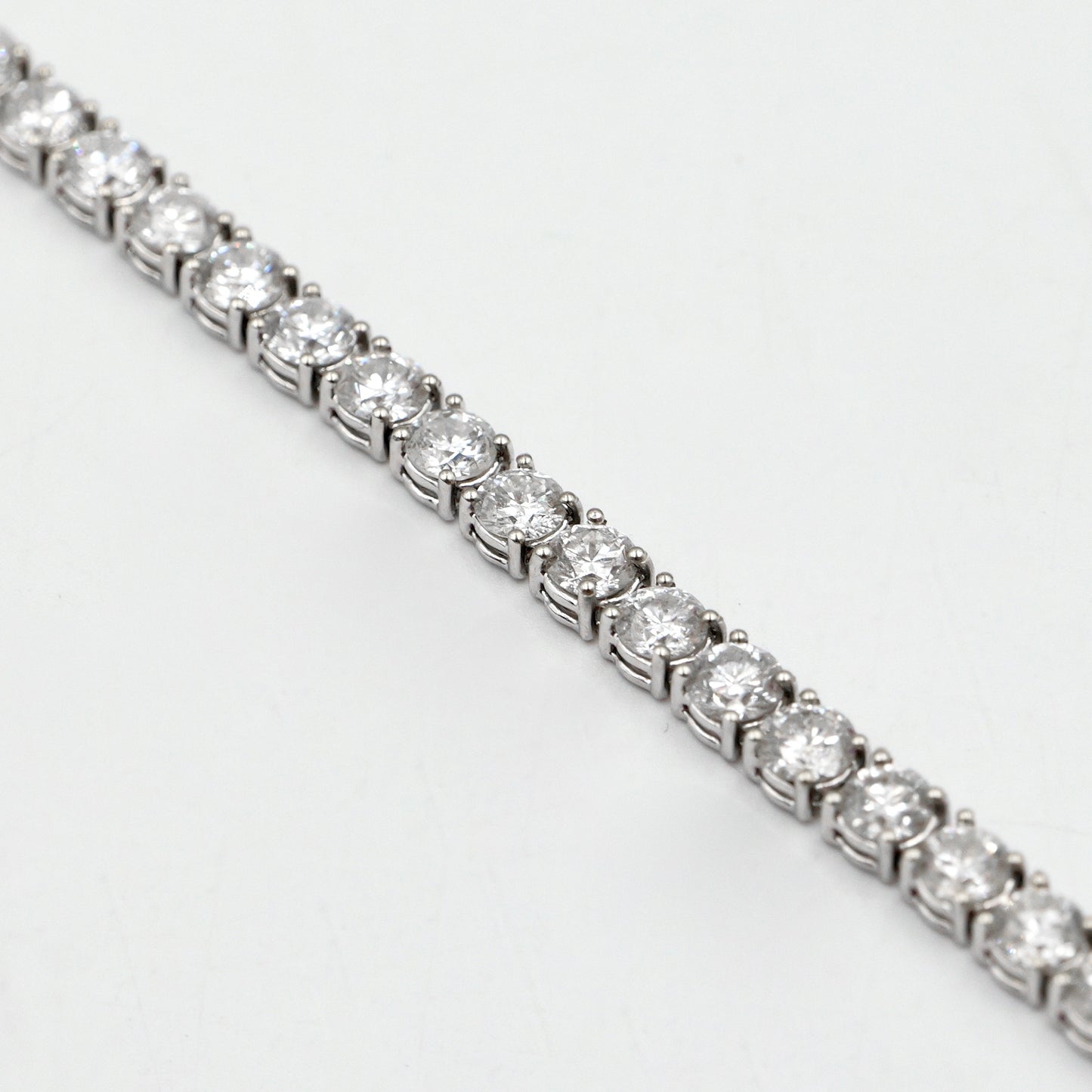18K White Gold Diamond Tennis Bracelet