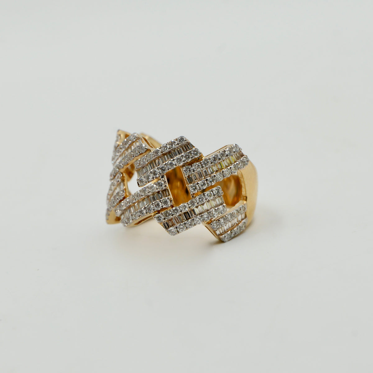 14K Yellow Gold Flat Link Round & Baguette Diamond Ring