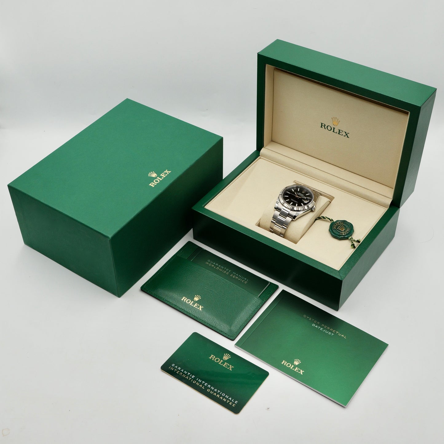 Rolex Datejust 41 Black Dial Fluted Jubilee 126334 - Full Set (2025)